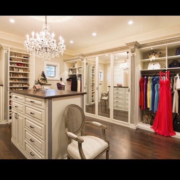 Meet your Posher, Salena - Picture 3 of 4